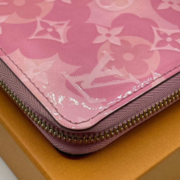 Louis Vuitton Valentine Vernis Monogram Limited Edition Long Round Zippy Wallet - Picture 6 of 16